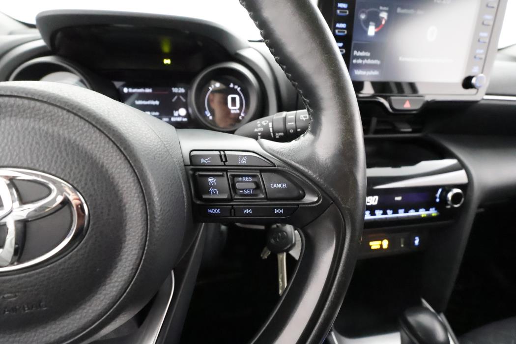 TOYOTA YARIS CROSS 2023