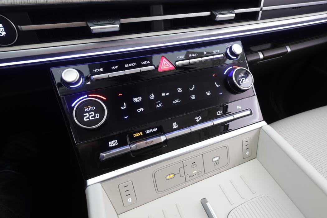 HYUNDAI SANTA FE 2025