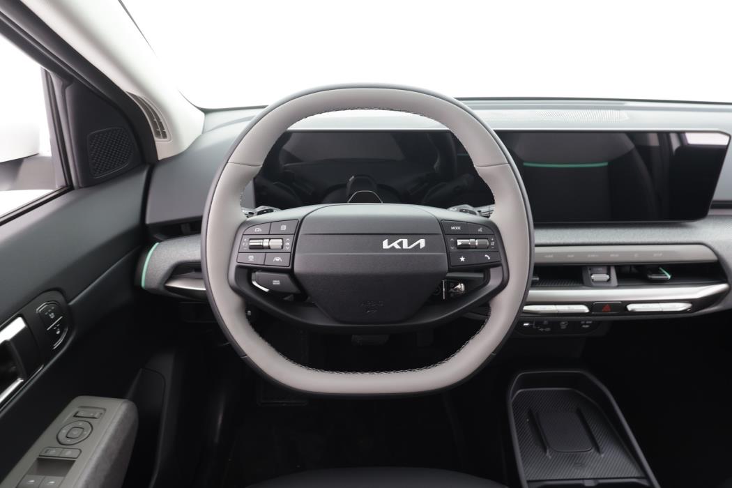 KIA EV4 2026