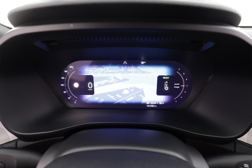 VOLVO XC40 2023