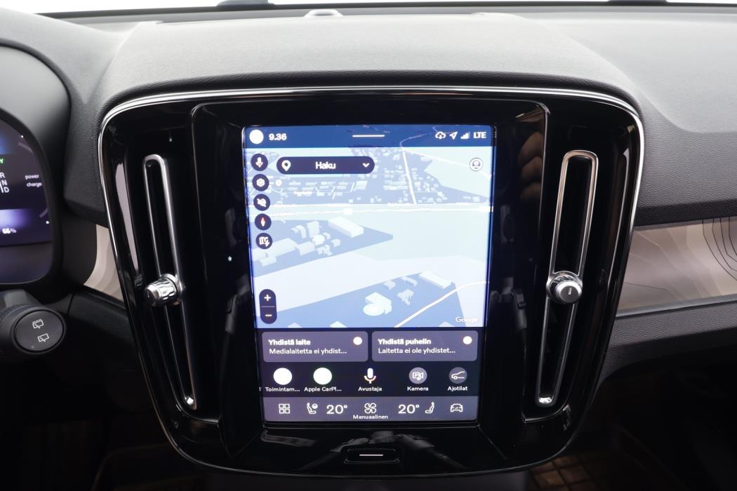 VOLVO XC40 2023
