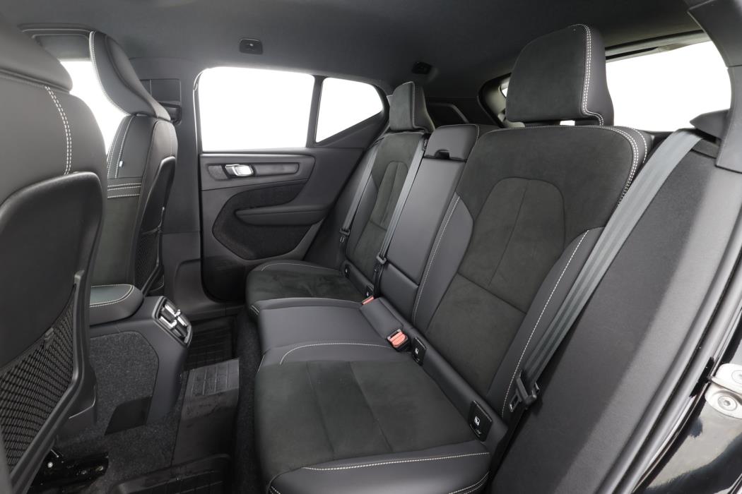 VOLVO XC40 2023