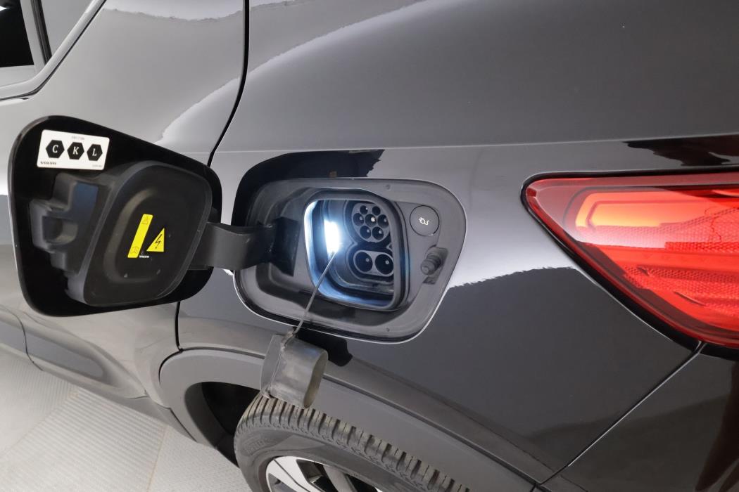 VOLVO XC40 2023