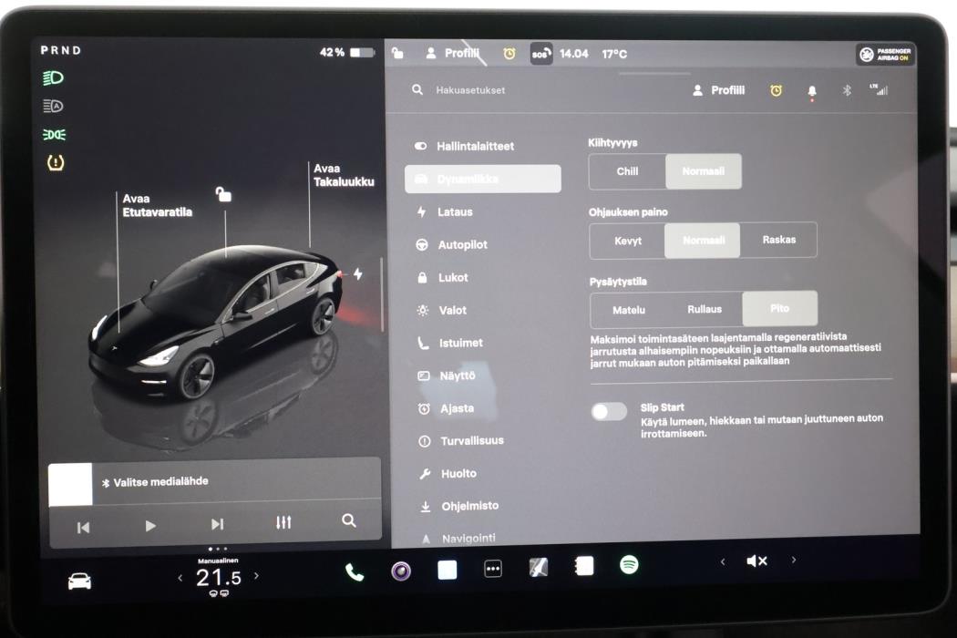 TESLA MODEL 3 2023