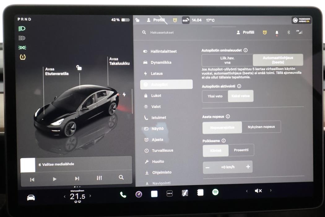 TESLA MODEL 3 2023