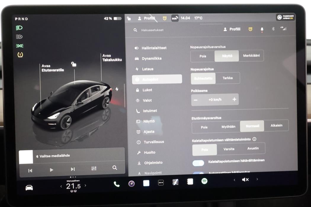 TESLA MODEL 3 2023
