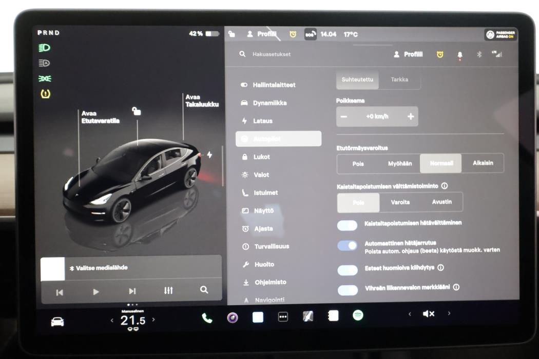 TESLA MODEL 3 2023