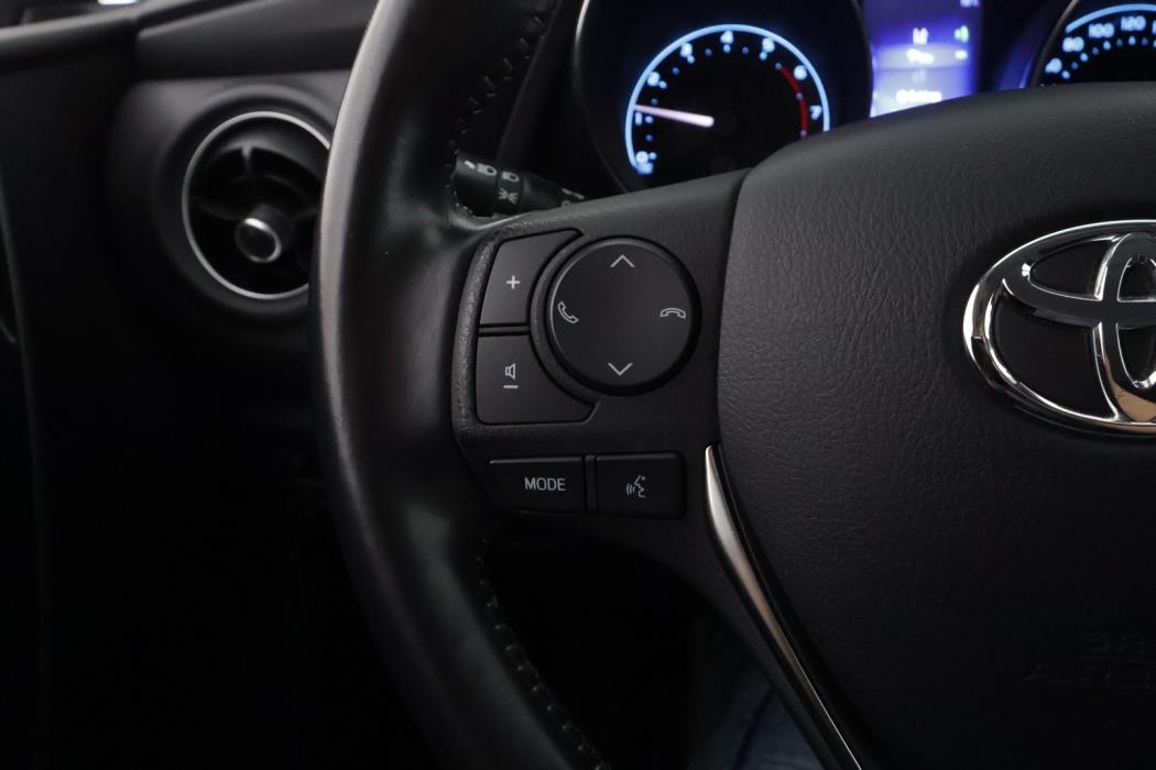 TOYOTA AURIS 2019