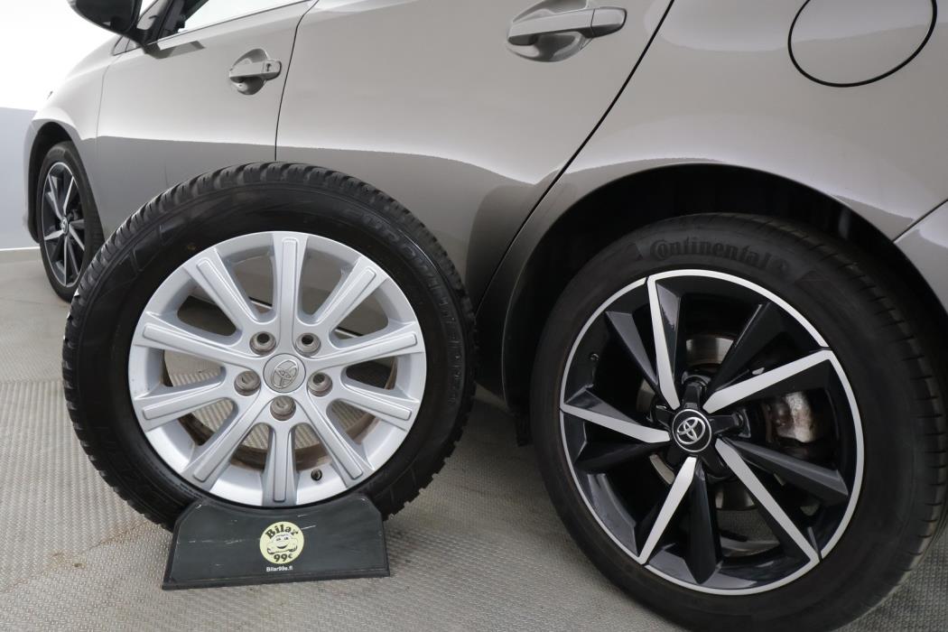 TOYOTA AURIS 2019