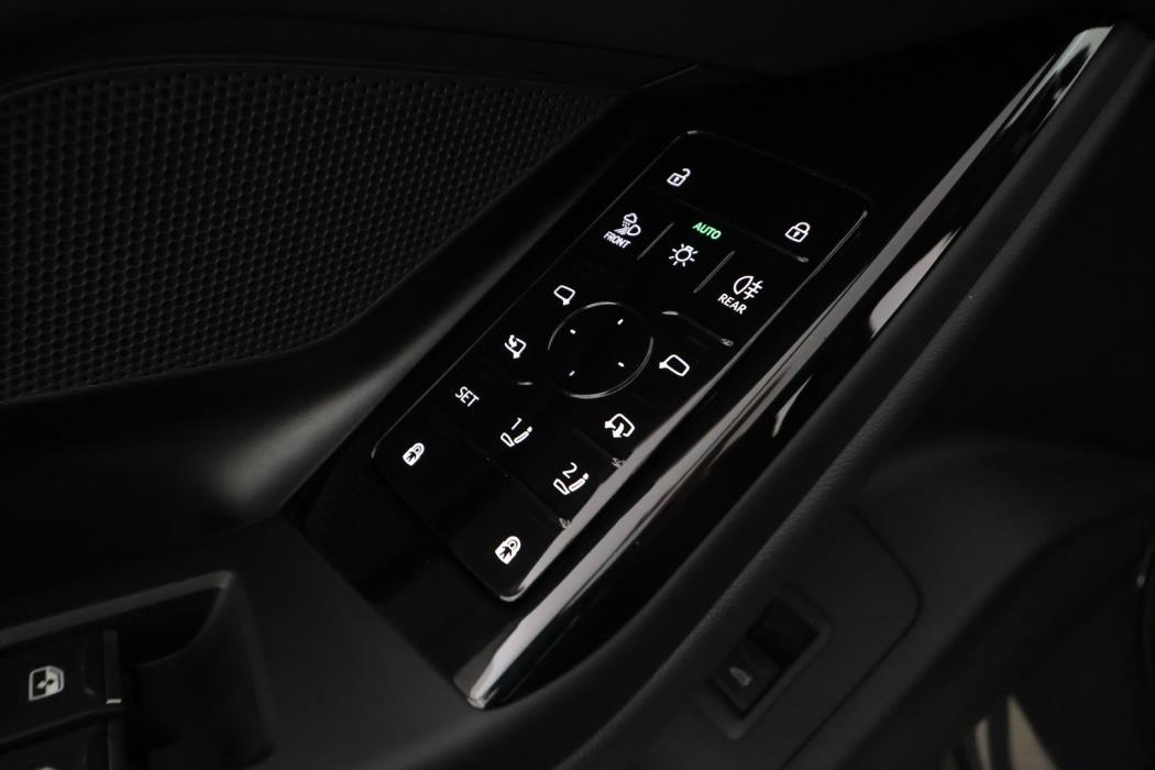AUDI A6 E-TRON 2025