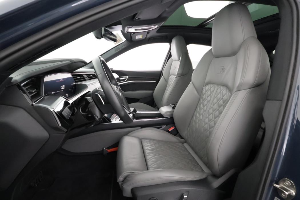 AUDI e-tron 2022