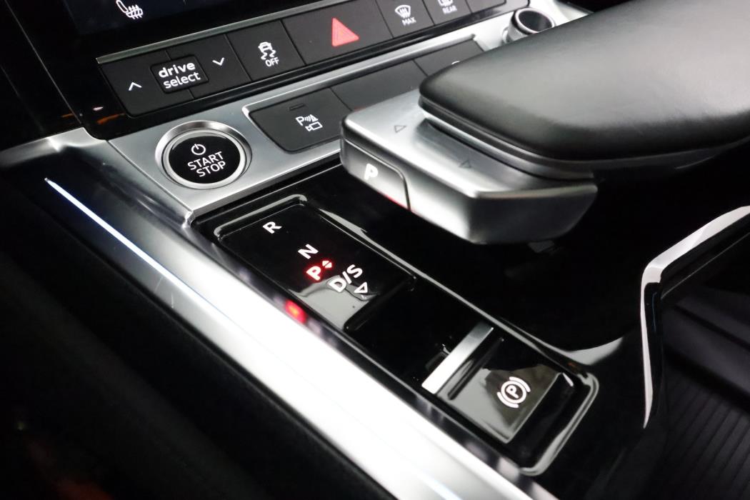 AUDI e-tron 2022