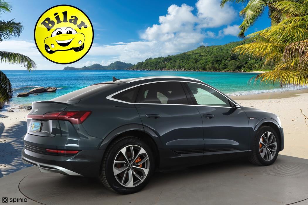 AUDI e-tron 2022