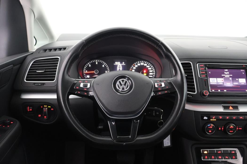 VOLKSWAGEN Sharan 2016