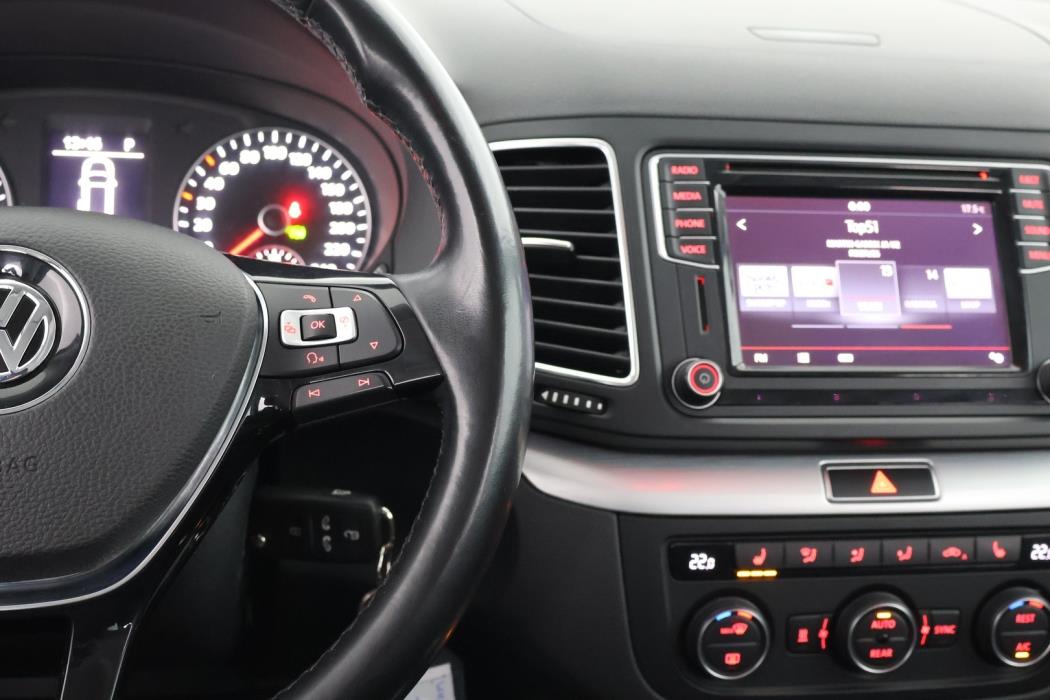 VOLKSWAGEN Sharan 2016