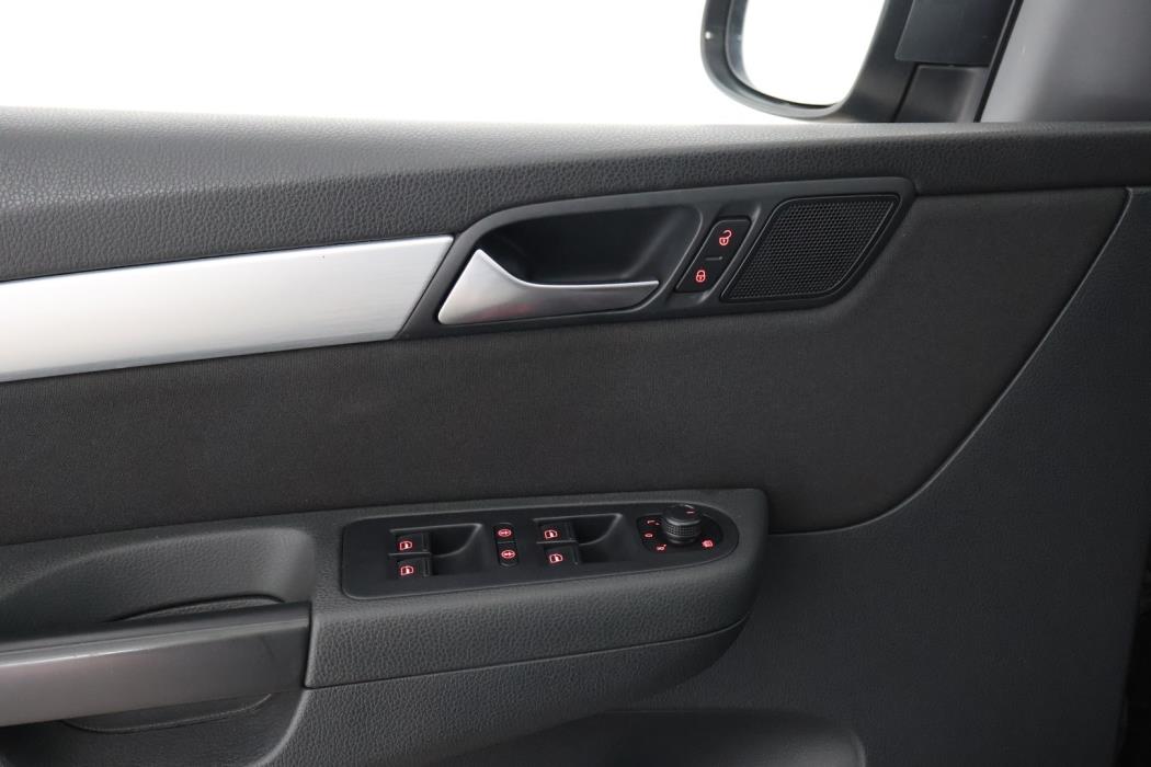 VOLKSWAGEN Sharan 2016