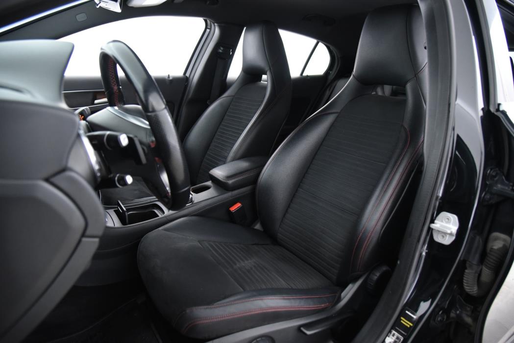 MERCEDES-BENZ GLA 2015