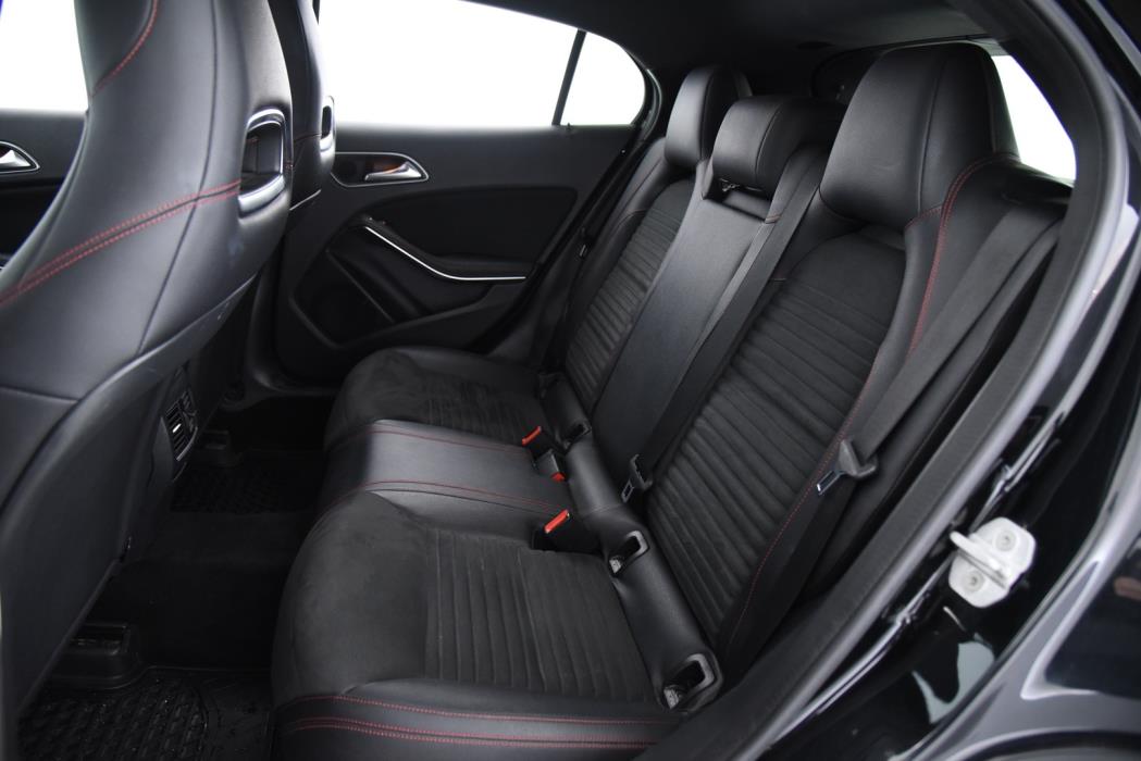 MERCEDES-BENZ GLA 2015