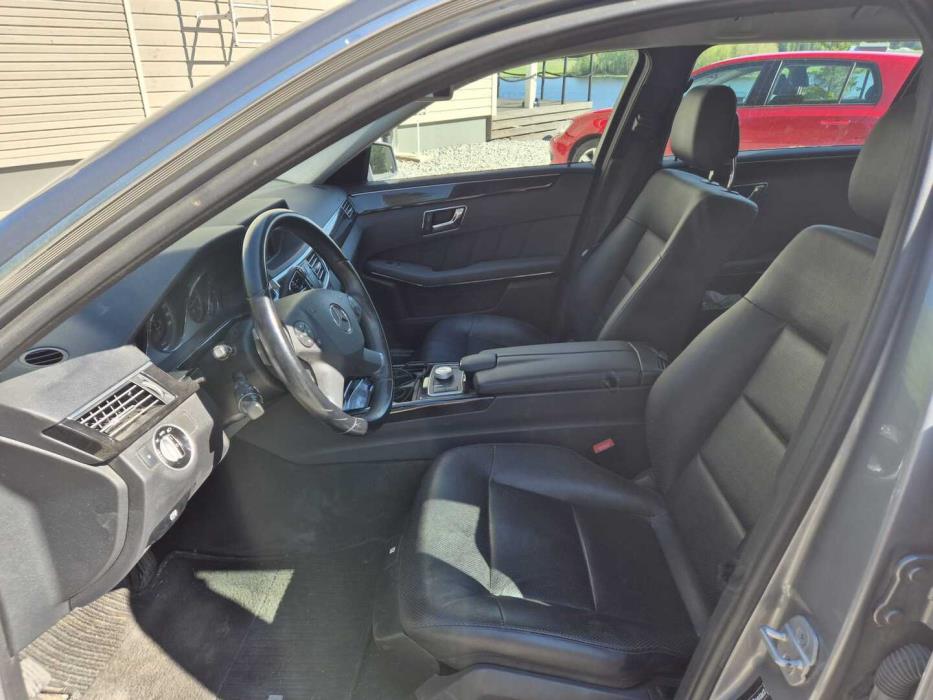 MERCEDES-BENZ E 2011