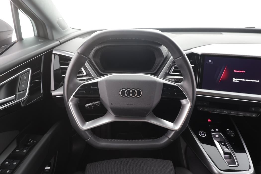 AUDI Q4 e-tron 2023