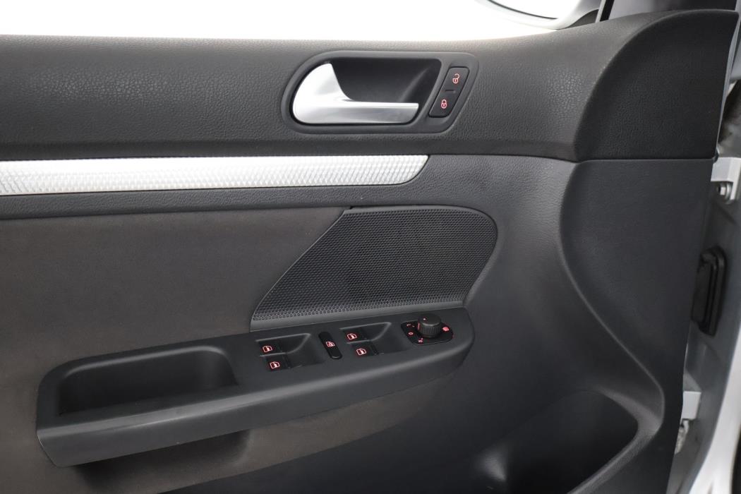 VOLKSWAGEN Golf 2008