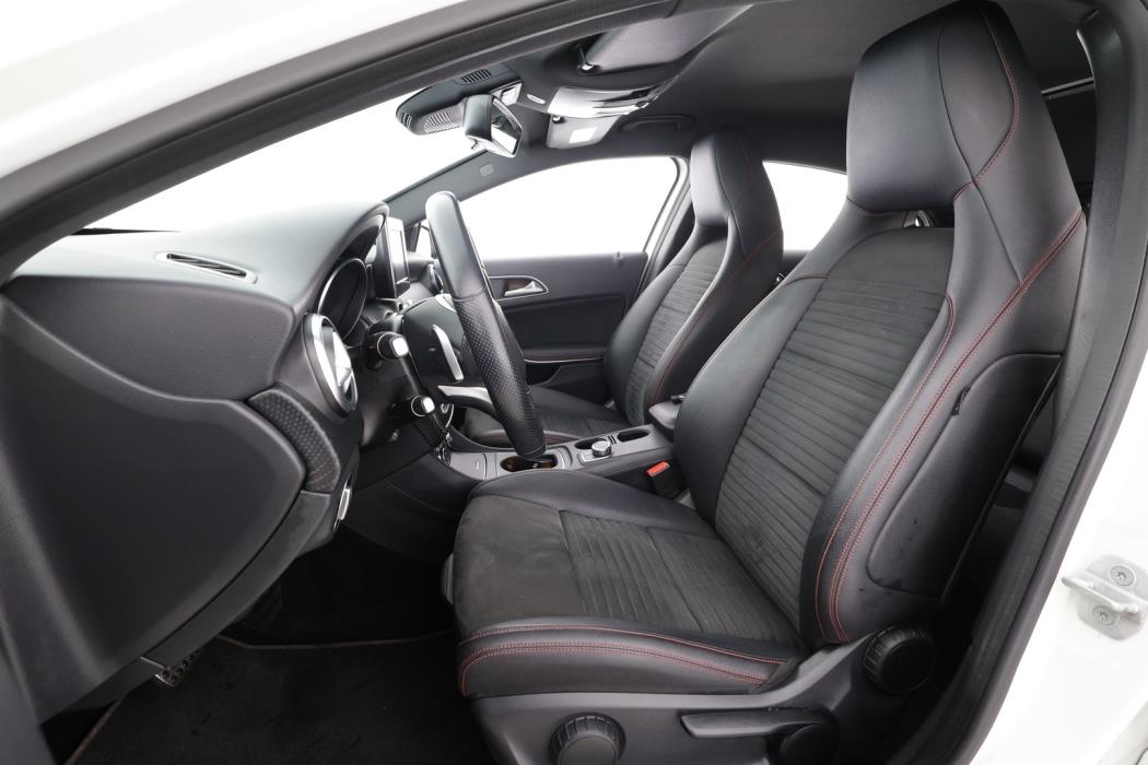 MERCEDES-BENZ A 2016