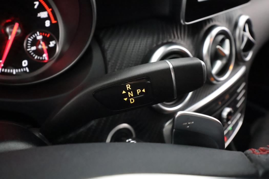 MERCEDES-BENZ A 2016