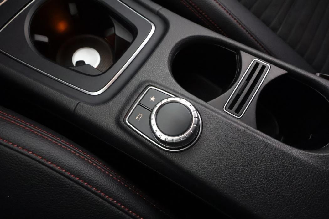 MERCEDES-BENZ A 2016