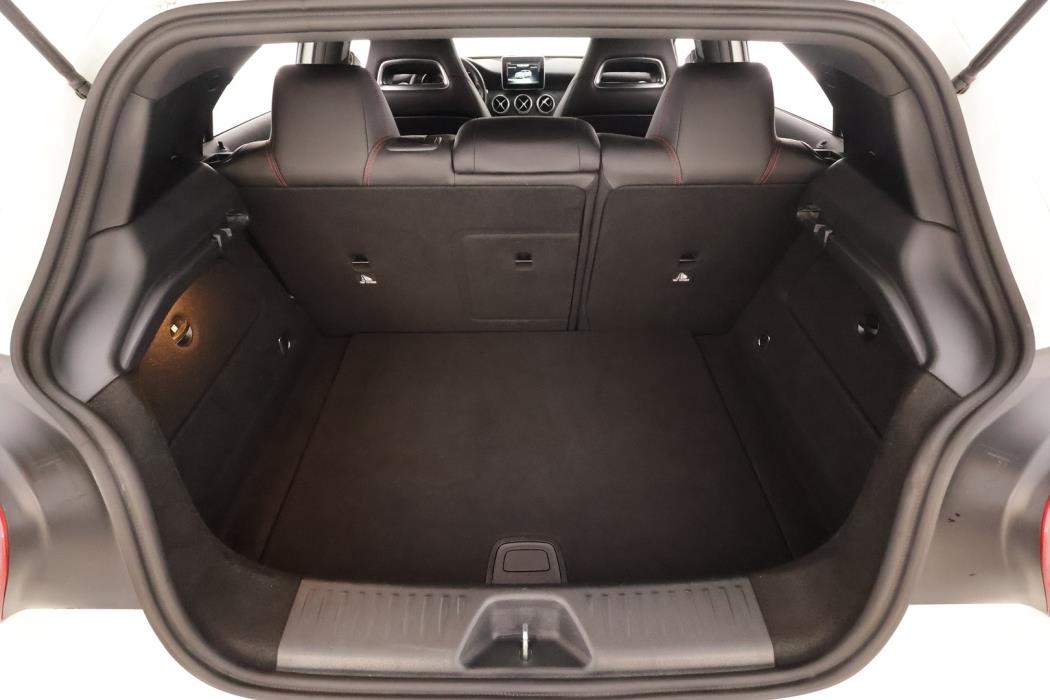 MERCEDES-BENZ A 2016