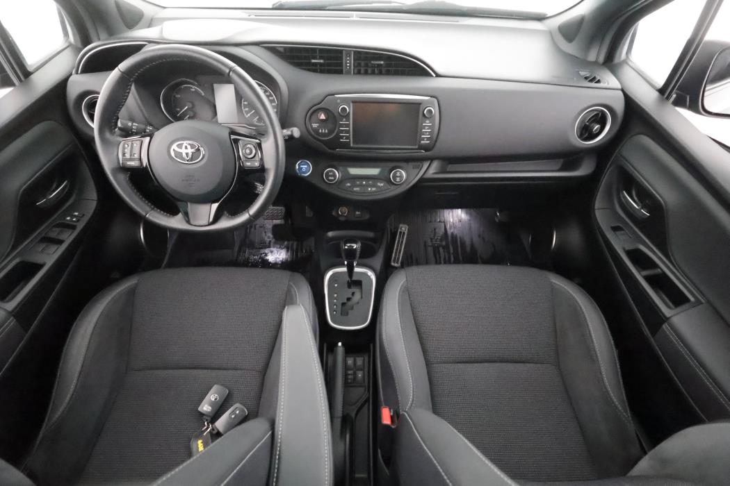 TOYOTA Yaris 2019
