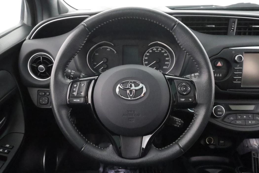 TOYOTA Yaris 2019