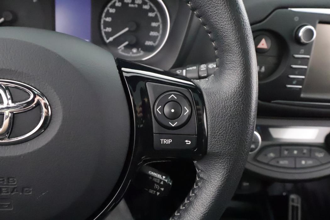 TOYOTA Yaris 2019