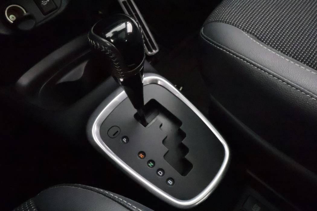 TOYOTA Yaris 2019