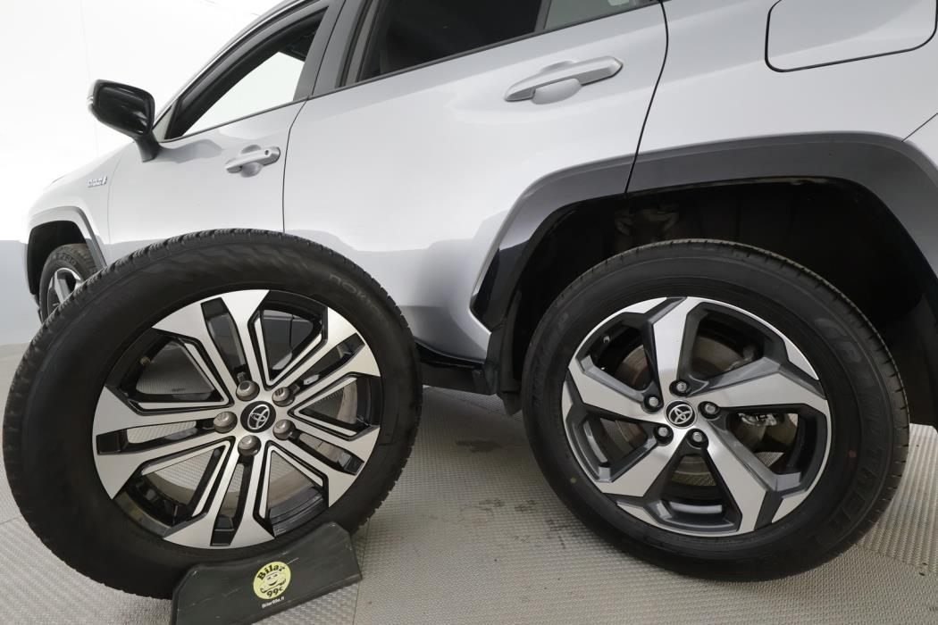 TOYOTA RAV4 Plug-in 2024