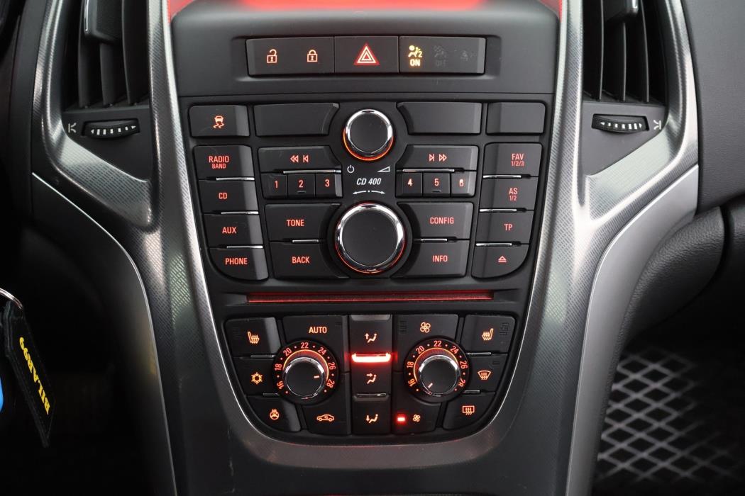 OPEL Astra 2011
