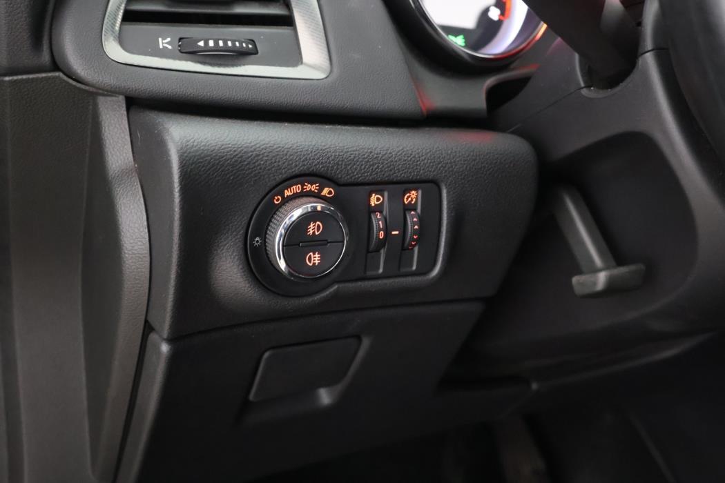OPEL Astra 2011