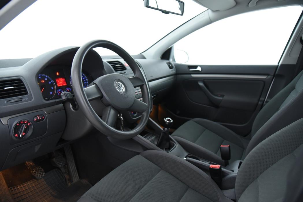VOLKSWAGEN Golf 2005
