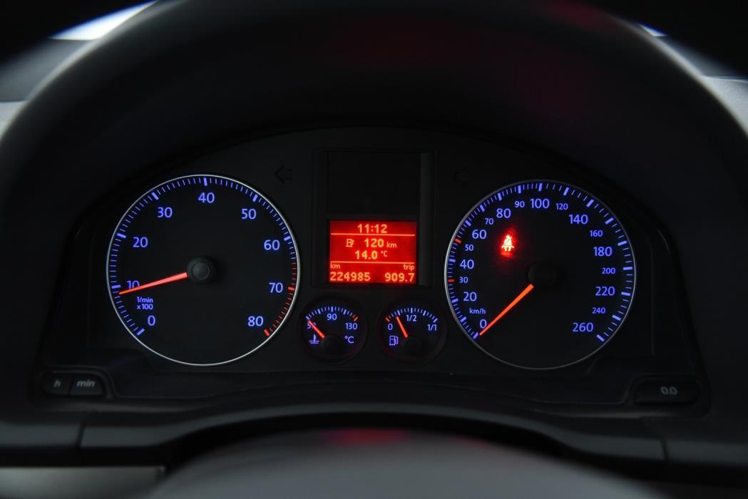 VOLKSWAGEN Golf 2005