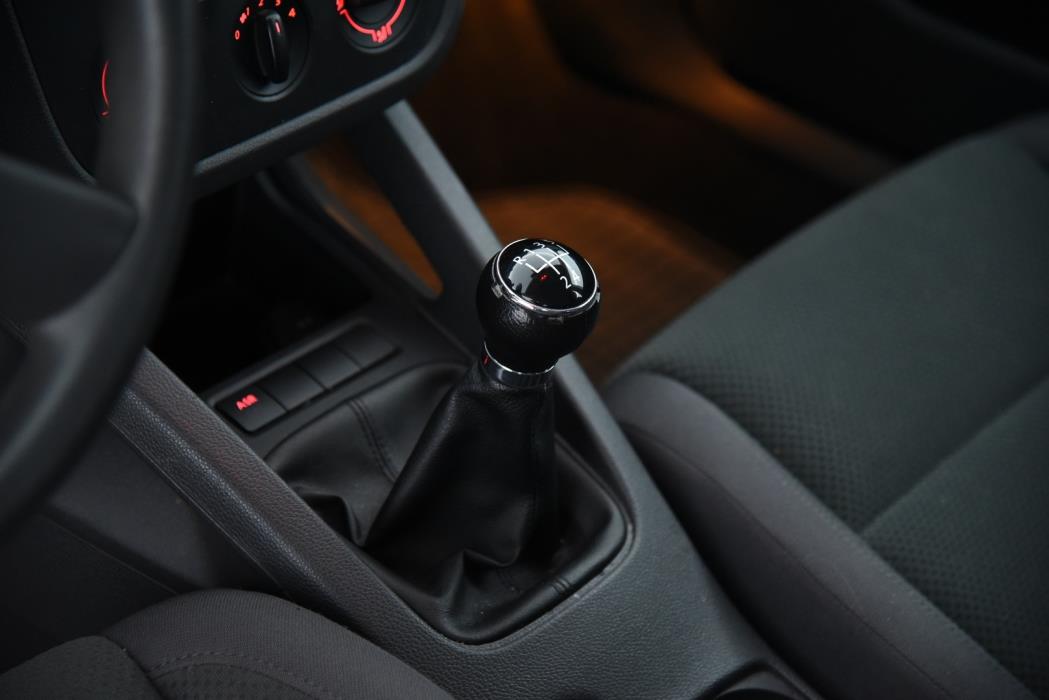 VOLKSWAGEN Golf 2005