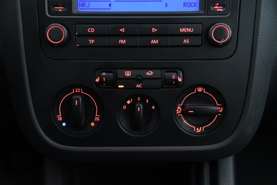 VOLKSWAGEN Golf 2005