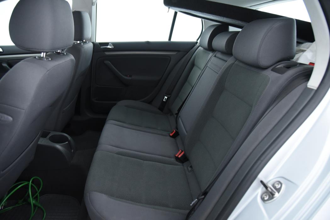 VOLKSWAGEN Golf 2005