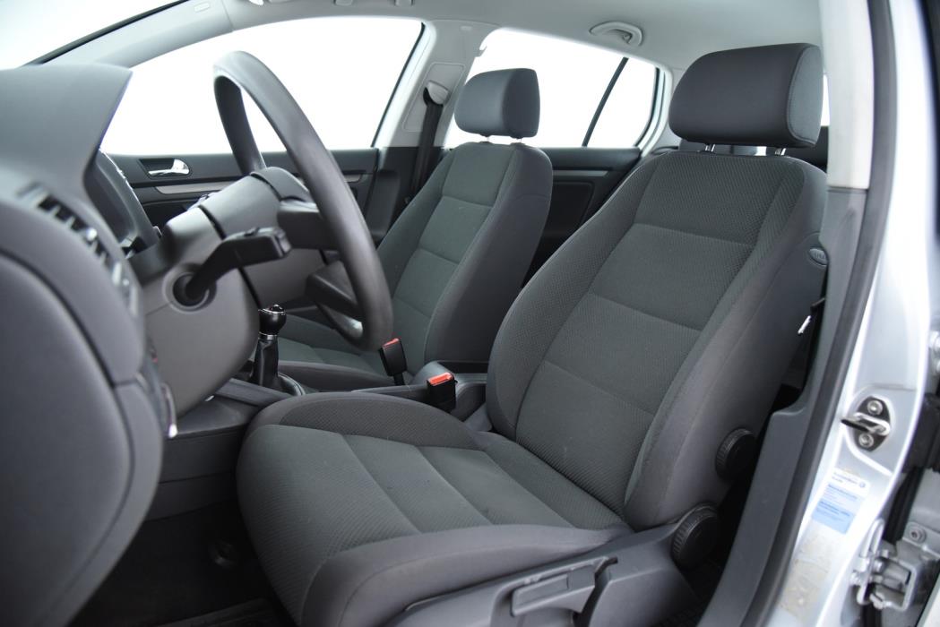 VOLKSWAGEN Golf 2005