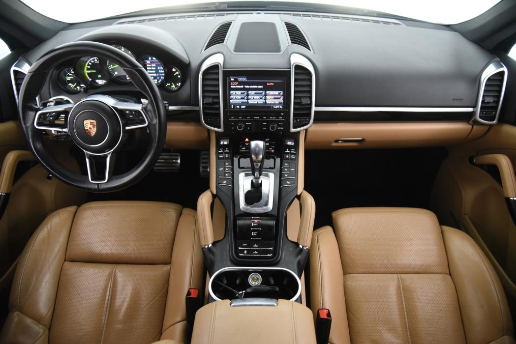 PORSCHE Cayenne 2015