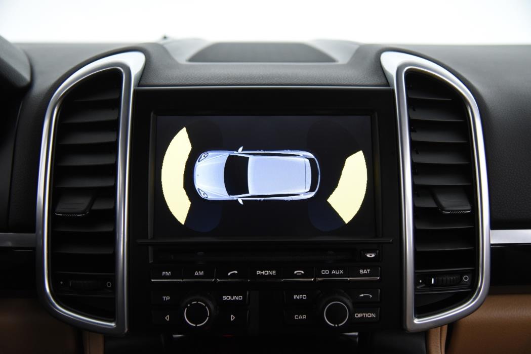 PORSCHE Cayenne 2015