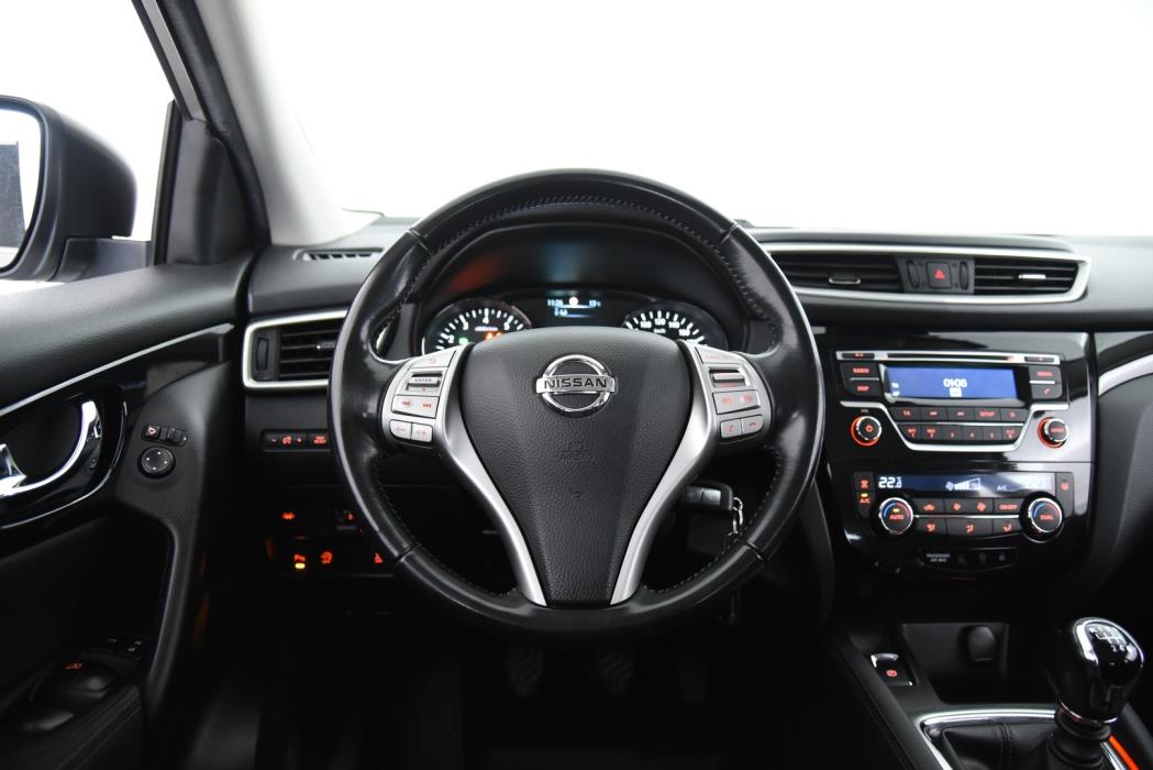 NISSAN Qashqai 2015