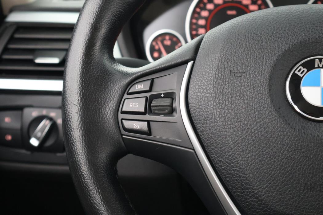 BMW 320 2015