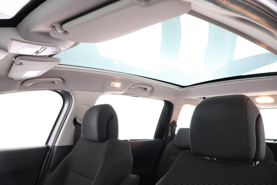 PEUGEOT 5008 2015