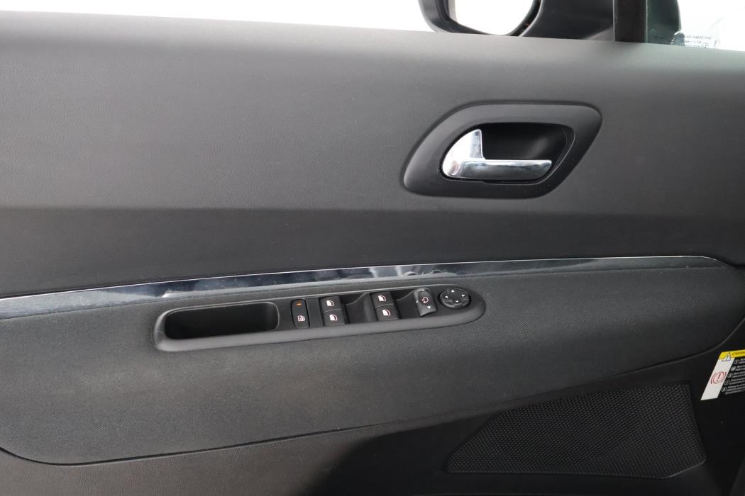 PEUGEOT 5008 2015