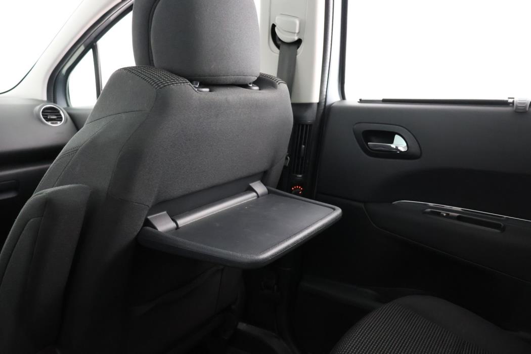 PEUGEOT 5008 2015