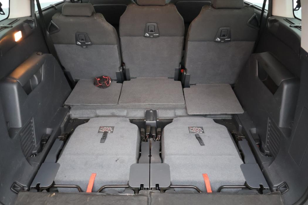 PEUGEOT 5008 2015